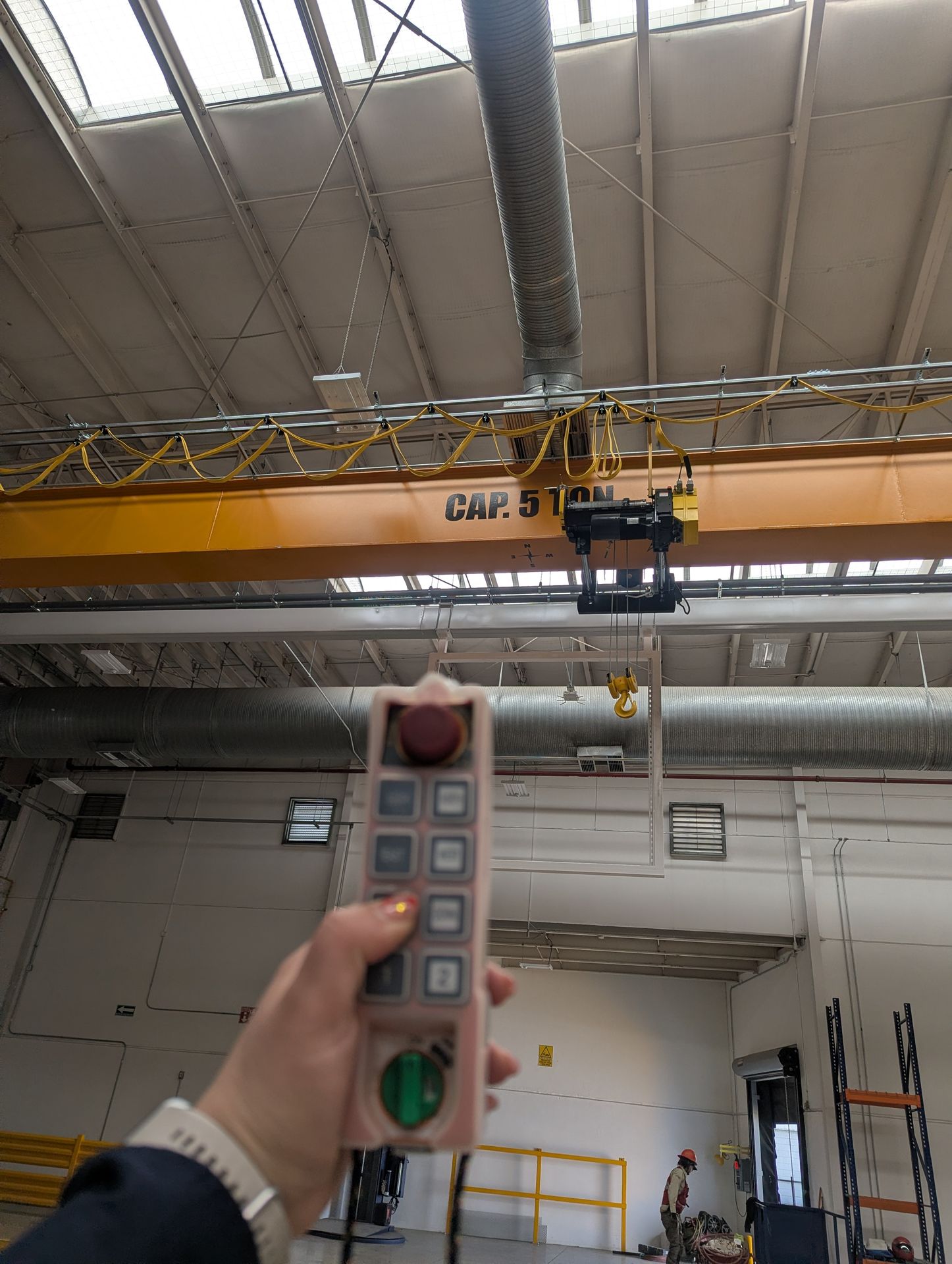 grúa viajera y radiocontrol